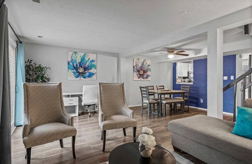 Coliseum Central House | Hampton, VA Cozy Townhouse with HUGE Deck