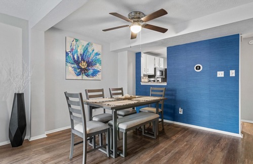 Coliseum Central House | Hampton, VA Cozy Townhouse with HUGE Deck