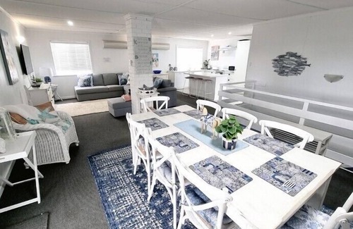 Lancelin House | Hamptons- Hampton’s style home that will have you feeling instantly relaxed
