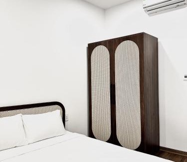 Hai Chau Hotel | Han Riverine Hotel & Cafeteria DaNang