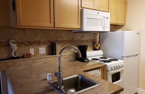 Princeville Apartment | Hanalei Bay RESORT 2312 299.00 Oct28-Nov1 BlowOutSaleBeachFront 10 Star Reviews!