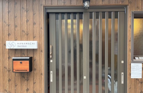 Kujo House | Hanamachi Guest House, 1-6-4 Kujo, Nishi-ku, Osaka-shi, Osaka 5 min. walk from the station