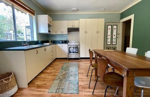Kandos House | Hanami Place - Kandos - 4 bedroom house 1-8 people