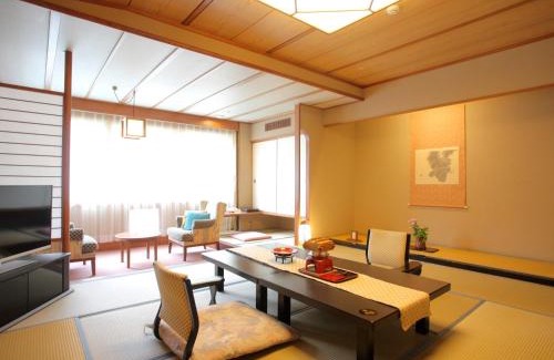 Minami Hotel | Hanamomiji