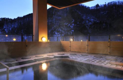 Minami Hotel | Hanamomiji