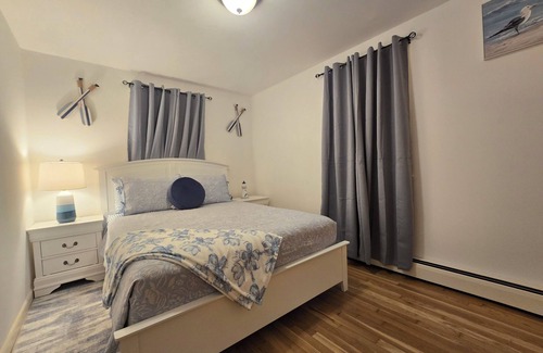 Ellsworth House | Hancock Cottage@sleeps 10