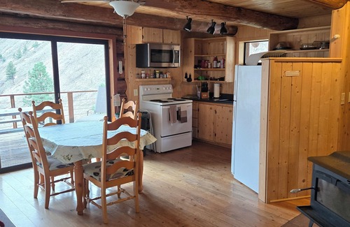 Riggins Cabin | Hand Crafted Log Cabin On The Salmon River With Private Sand Beach