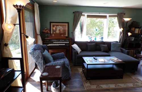 New Lebanon House | Hand Hollow Haven - A Home Away From Home