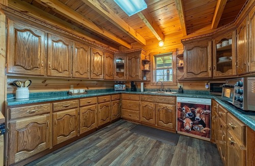 Stratford Cabin | Handcrafted Amish Log Cabin | 10+ Acres | Private Pond | Kayaks | ATV Trails