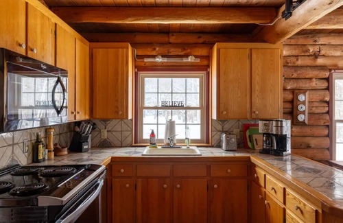 Stratton and Bromley Ski Areas House | | Handmade 4 Bed Log Cabin | 5 Min From Skiing |