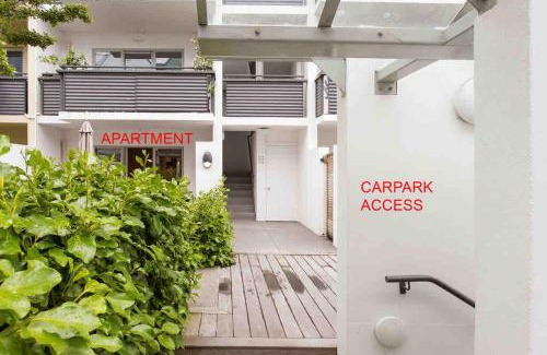 Merivale Apartment | Handy CBD Covered Free Parking Gym 2 Bdrm