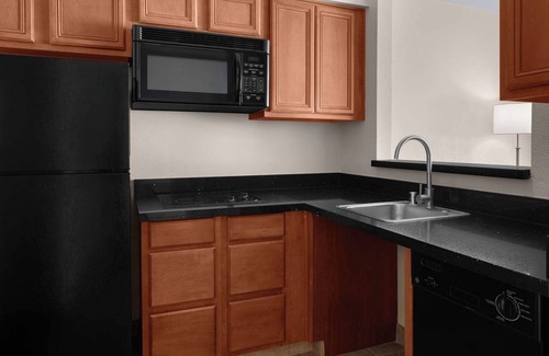 Downtown Hotel | Handy Studio w/Full Equipped Kitchen and Oversized work desk - Parking