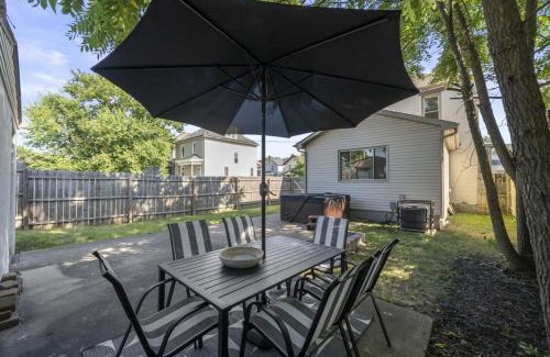 Columbus House | Hanford House w Hot Tub,Sauna,Bar
