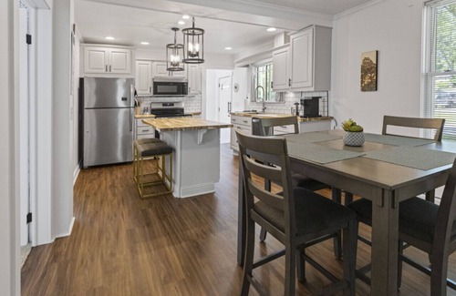 Lakeside House | Hang out at the Beach