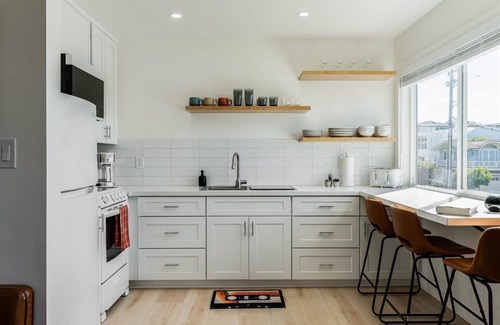 Avila Beach Condo | Hang Ten at the Studio! Vibe in This Groovy Avila Beach Studio Condo!