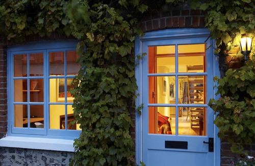 Winchester Cottage | Hang Your Hat - The Cottage