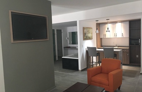 Tlajomulco de Zuniga Hotel | Hangar Inn Guadalajara Aeropuerto