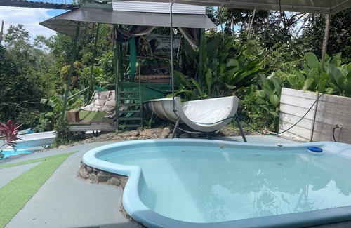 Parrita House | Hanging bridge Jungle Suite