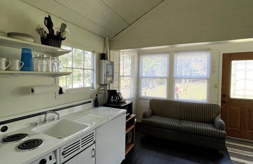 Barnum Hotel | Hanging Horn Lakeside Resort