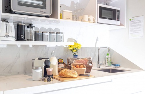Woodend Apartment | Hanging Rock Views, King Suite in luxury B&B