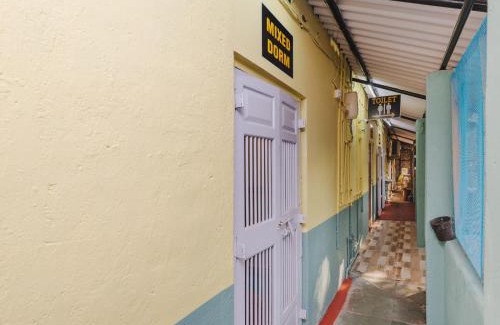 Marol Hostel | Hangout Cabin Dormitory