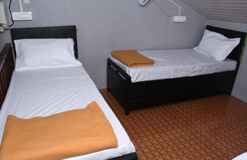 Marol Hostel | Hangout Cabin Dormitory