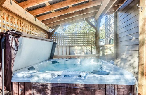 Three Rivers House | Hank's Hideaway