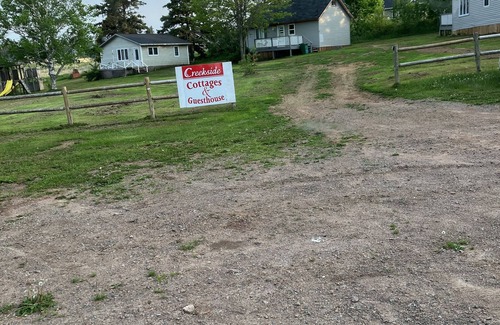 Stanley Bridge Cottage | Hank’s Place - Creekside Cottages in Stanley Bridge