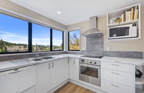 Hanmer Springs House | Hanmer Haven + Games room