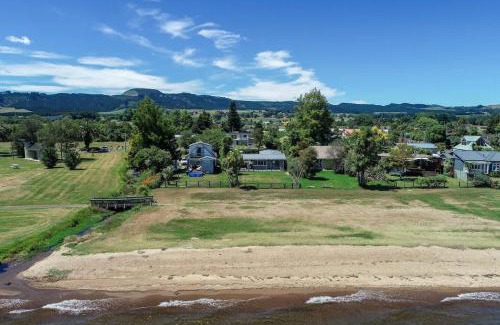 Hannahs Bay House | Hannah's Bay Lakefront