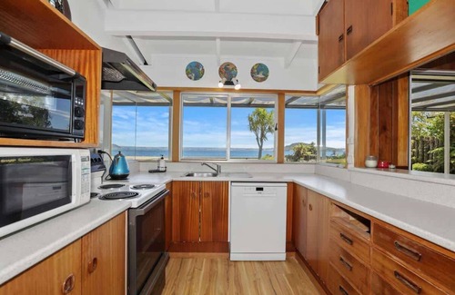 Hannahs Bay House | Hannah's Bay Lakefront | Lake Views with Kayaks