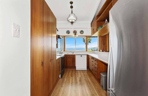 Hannahs Bay House | Hannah's Bay Lakefront | Lake Views with Kayaks