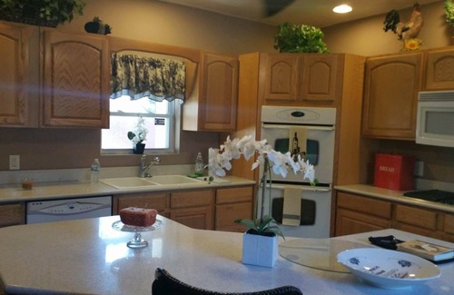 Hannibal House | Hannibal House ~ Walking Distance From Historic District