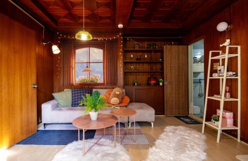 Seongbuk-dong House | Hanok Bookclub House