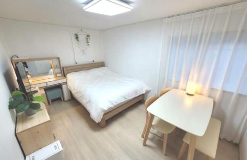 Cheongpa-dong Apartment | Hanok House Seoul Station