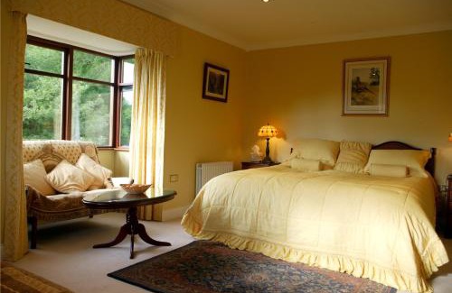 Ballymacarbry House | Hanora's Cottage Guesthouse and Restaurant