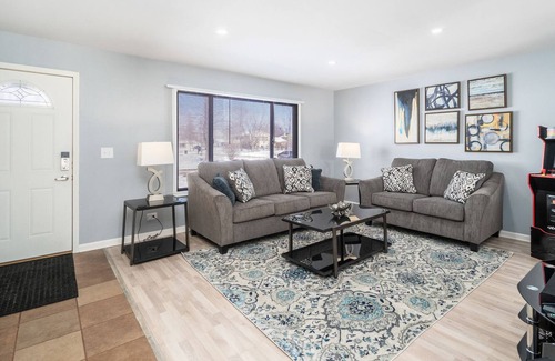 Bloomingdale House | Hanover Park Rental