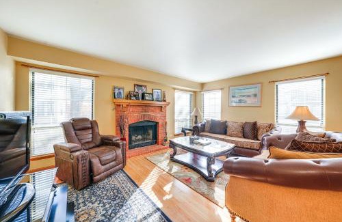 Bloomingdale House | Hanover Park Townhome with Grill 36 Mi to Chicago!