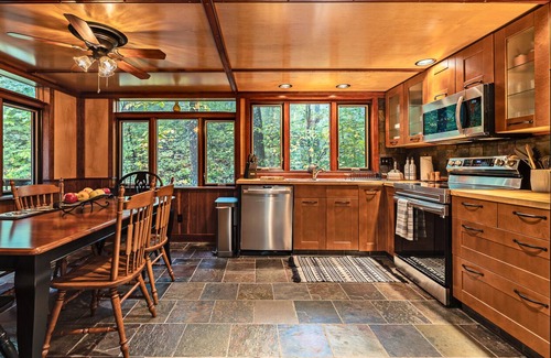 Roseland Ski Chalet | Hansel 'n Gretel: Wood Stove Grill Firepit Dogs OK