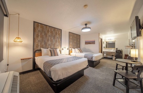 Pinnacles Entrance Badlands Hotel | Hansen Inn & Cabins, Room, Double Queen, Ground Floor, No Smoking, No Pets