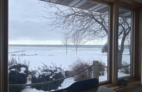 Sturgeon Bay Cabin | Hansen Shores on Sunset Point - 300 Ft Shoreline - Full Kitchen/sleeps 9