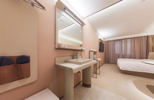 Haidian Hotel | Hanting Hotel Beijing Dinghuiqiao Wuluju Subway Station