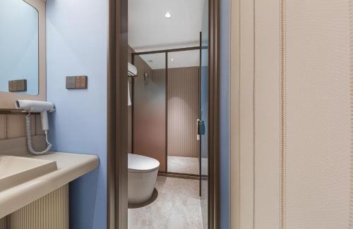 Yanqing Hotel | Hanting Hotel Yanqing Beijing Wanda Plaza
