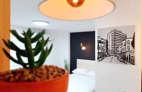 Haifa Apartment | Hantke28 Budget Apartment