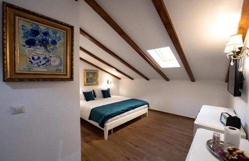 Roman House | Hanul Marioarei