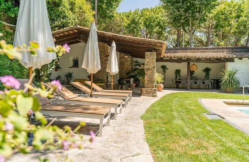 Premia de Dalt Villa | Happiness Can Be a Place