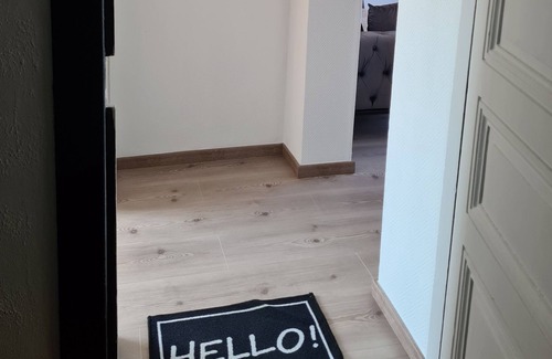 Dampremy Apartment | Happiness free wifi and parking, 15 min airport and 5 min metro