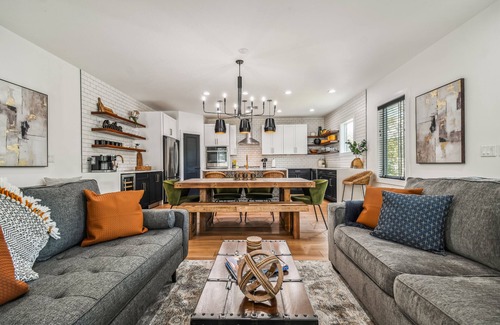 South Seminole Heights House | Happiness Hideaway - Near Everything Tampa