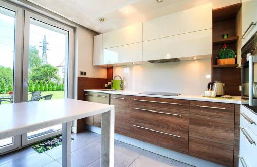 Zaspa House | Happiness House Balcony & Nice Garden