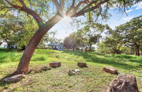 Blanco House | Happiness Ranch - Pecan Tree House